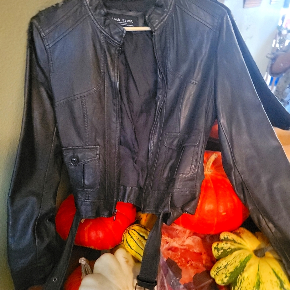 Super cute pho leather jacket
